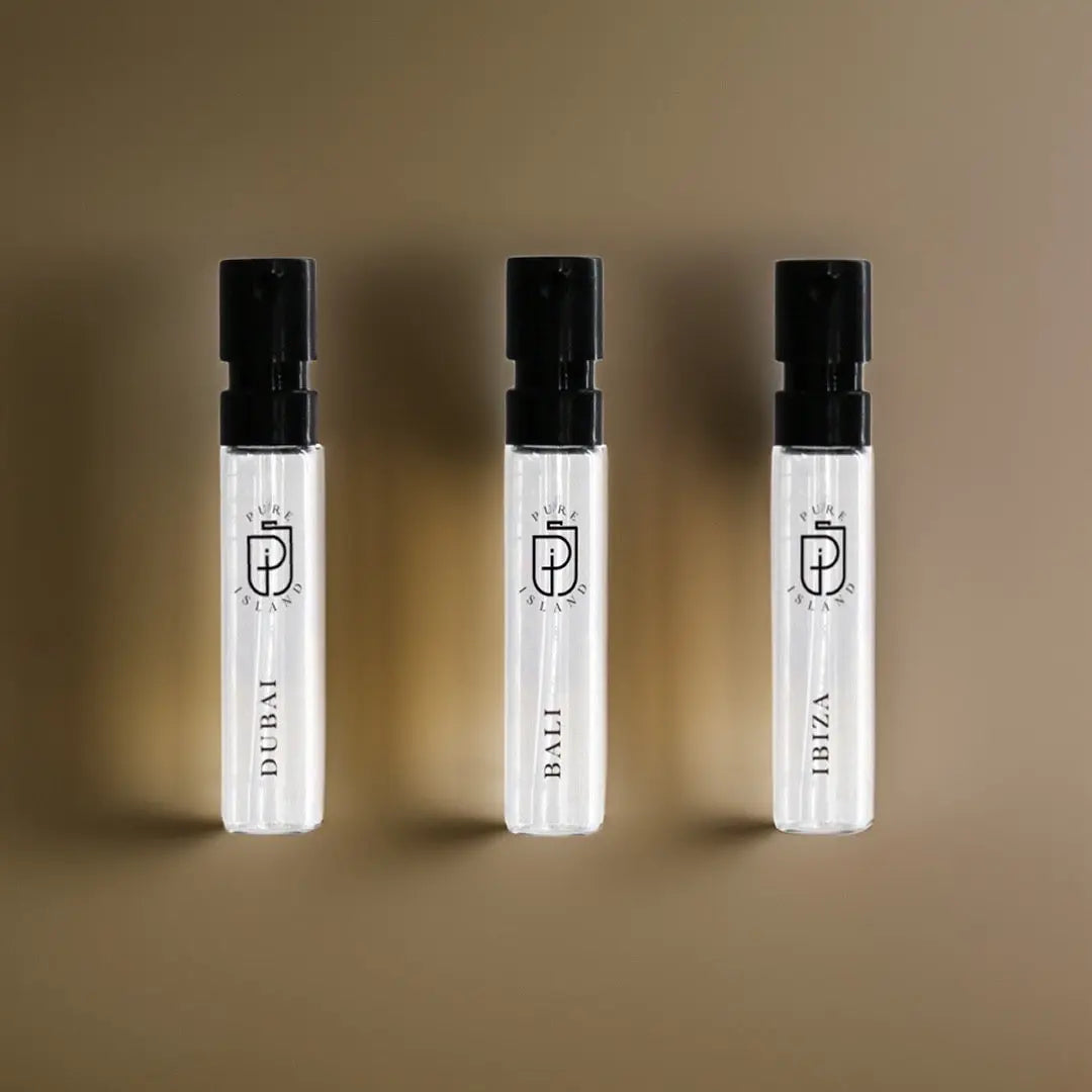 Verschiedene Duftproben auf neutralen Hintergrund Frontal